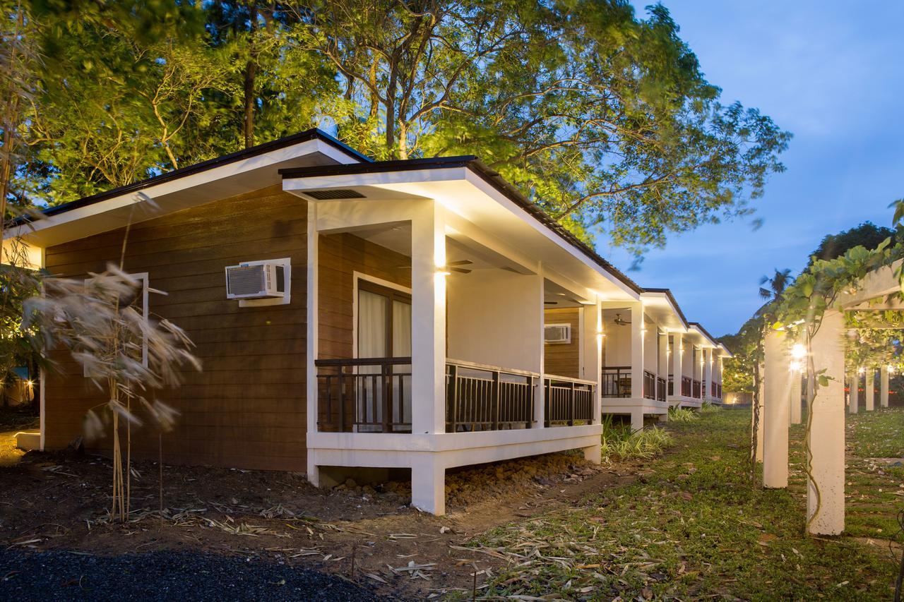 Solina Beach & Nature Resort Carles Exterior foto