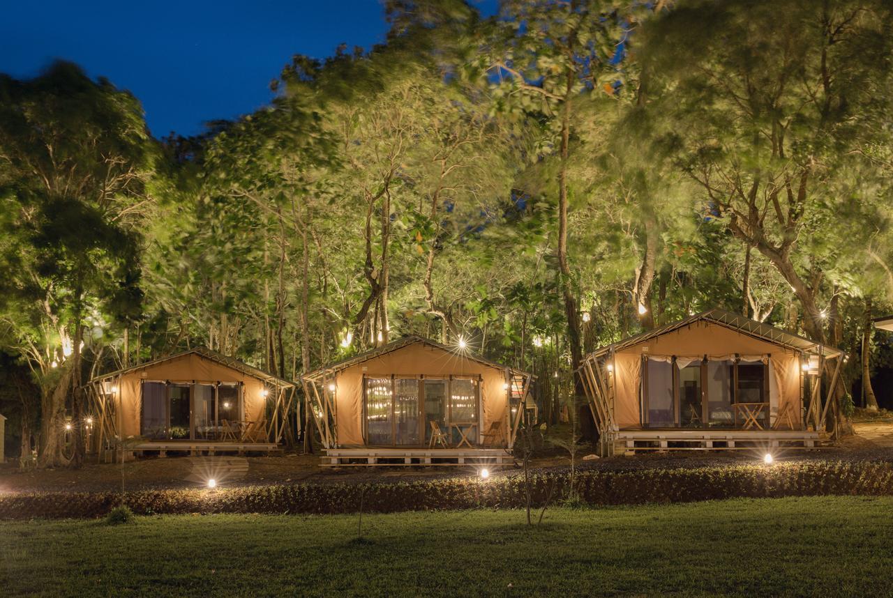 Solina Beach & Nature Resort Carles Exterior foto