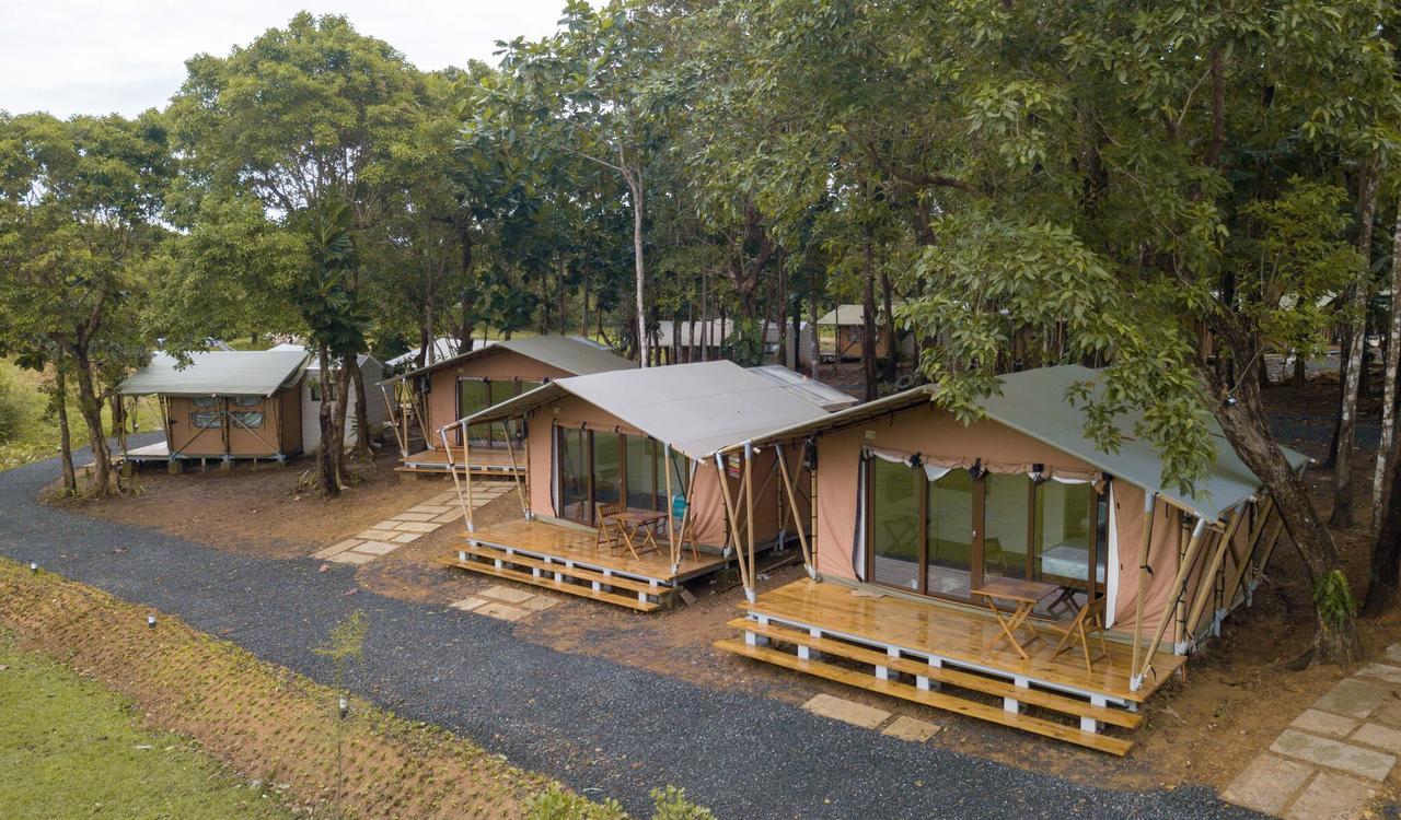 Solina Beach & Nature Resort Carles Exterior foto